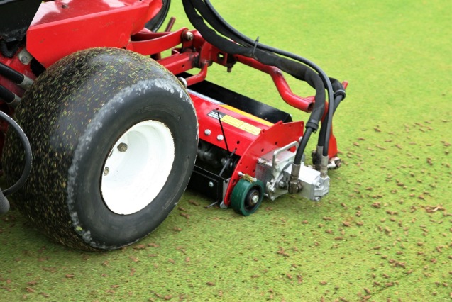 Dyna-Corer fitted with hollow tines