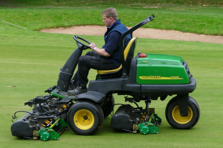 Verticutting, Grooming, and Scarifying – What to Do and When, for Perfect Greens