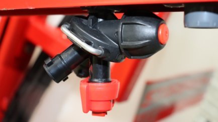 Triple Nozzle Holders Fitted with Red Nozzles