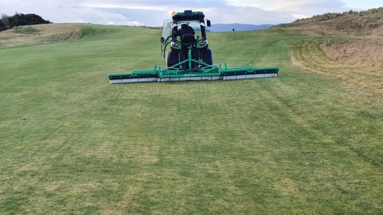 Multi Sarel on fairway