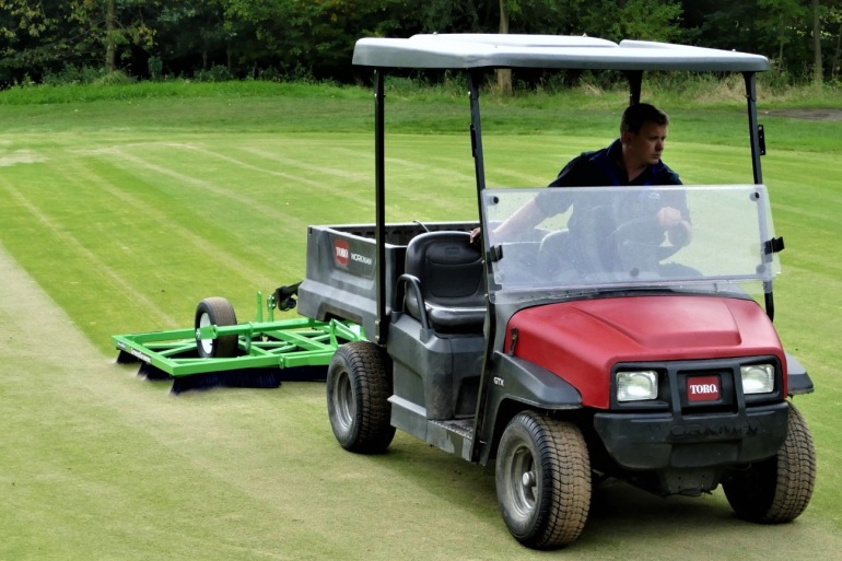 Greens-Groomer