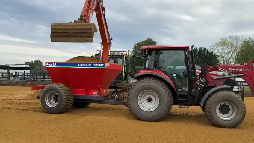 A robust British engineered topdresser for years of heavy-duty work!